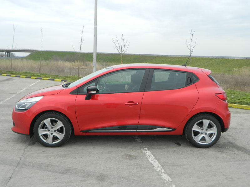 CLIO IV BOK DSCN1850