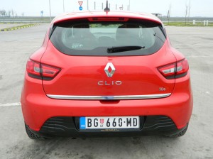 CLIO IV NAZAD DSCN1858