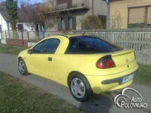 opel tigra zuta